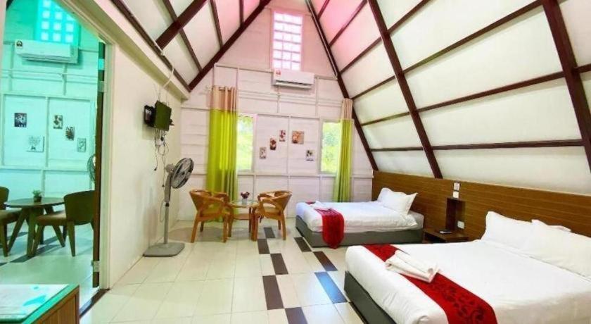 Dreamland Beach Holiday Kudat Exterior photo