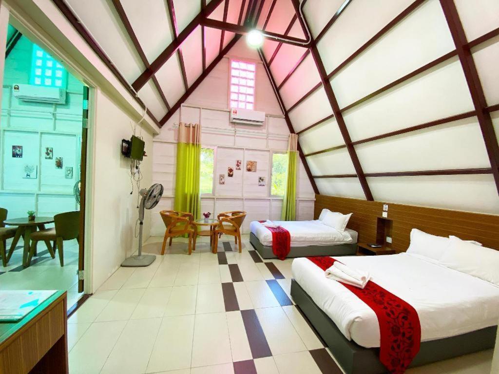 Dreamland Beach Holiday Kudat Exterior photo